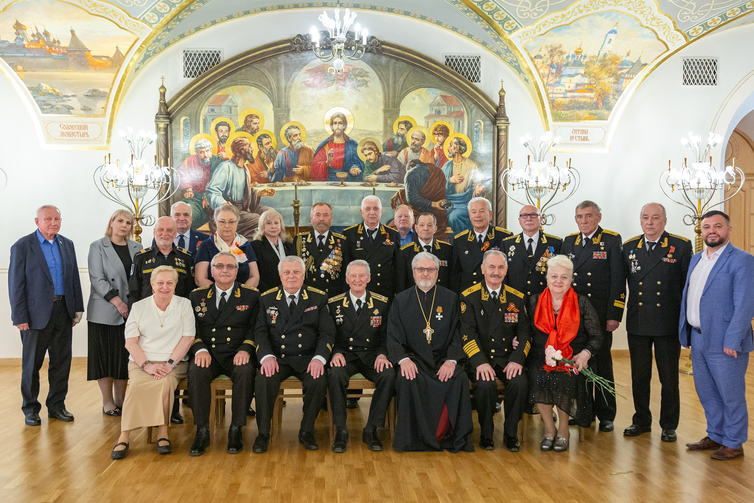 18 мая 2025 года, в Красном зале трапезных палат Храма Христа Спасителя состоялась встреча ветеранов с Ключарем Храма Христа Спасителя протоиереем Михаилом Рязанцевым.