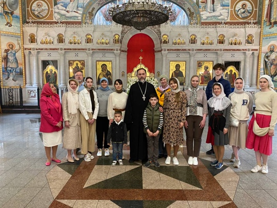 Молитва в Храме Благовещения Пресвятой Богородицы и беседа с отцом Василием Гелеваном.
