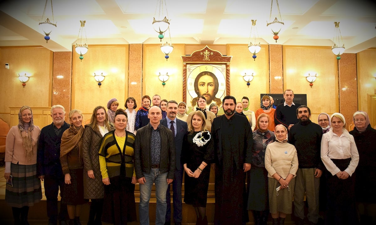03 октября 2021 года в малом актовом зале Храма Христа Спасителя прошла первая встреча в этом учебном году слушателей Воскресной школы для взрослых