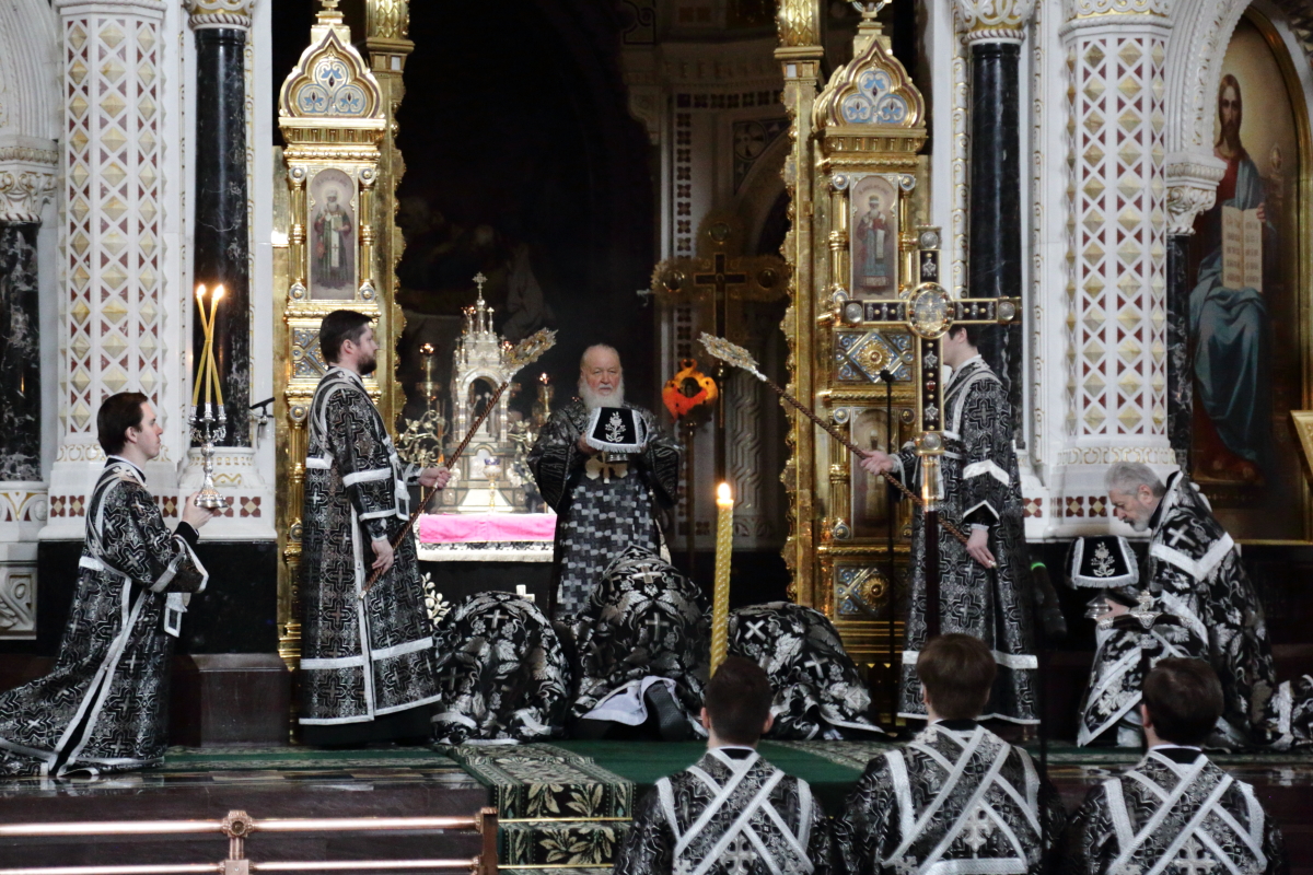 Святейший Патриарх Кирилл совершил в Храме Христа Спасителя последнюю в этом году Литургию Преждеосвященных Даров