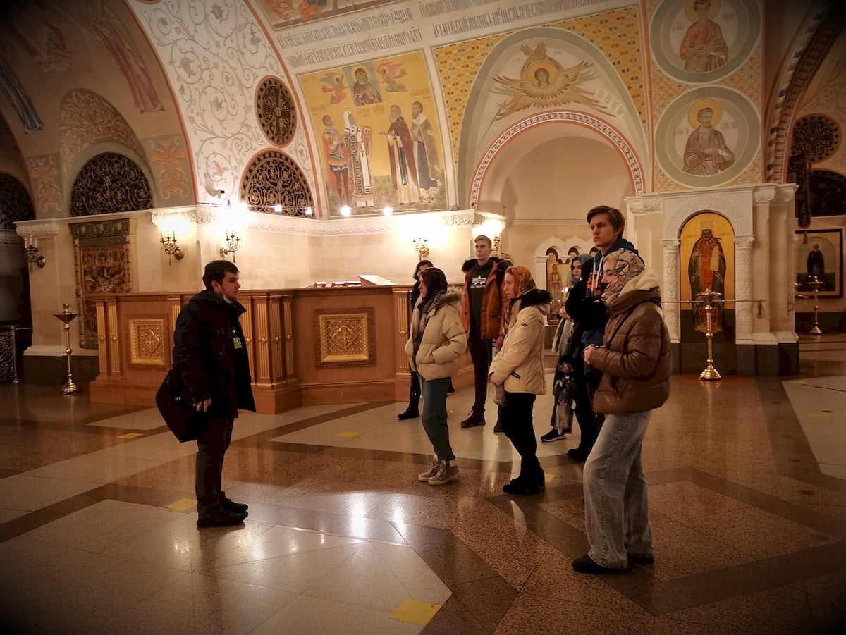 14 декабря 2021 г. состоялась познавательная экскурсия в Храм Христа Спасителя для студентов факультета Экономики, управления и международных отношений, обучающихся по направлению подготовки "Туризм" Московского Гуманитарного