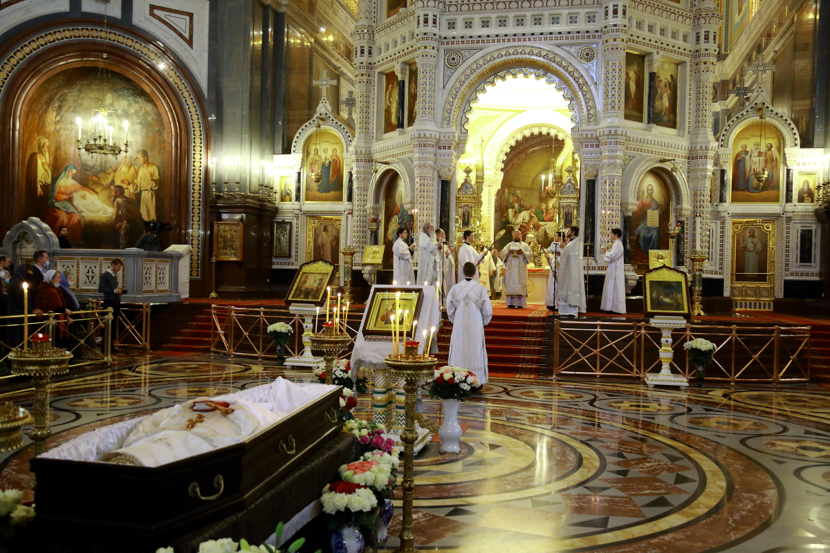23 октября 2020 года в Кафедральном соборном Храме Христа Спасителя состоялось отпевание протоиерея Димитрия Смирнова.