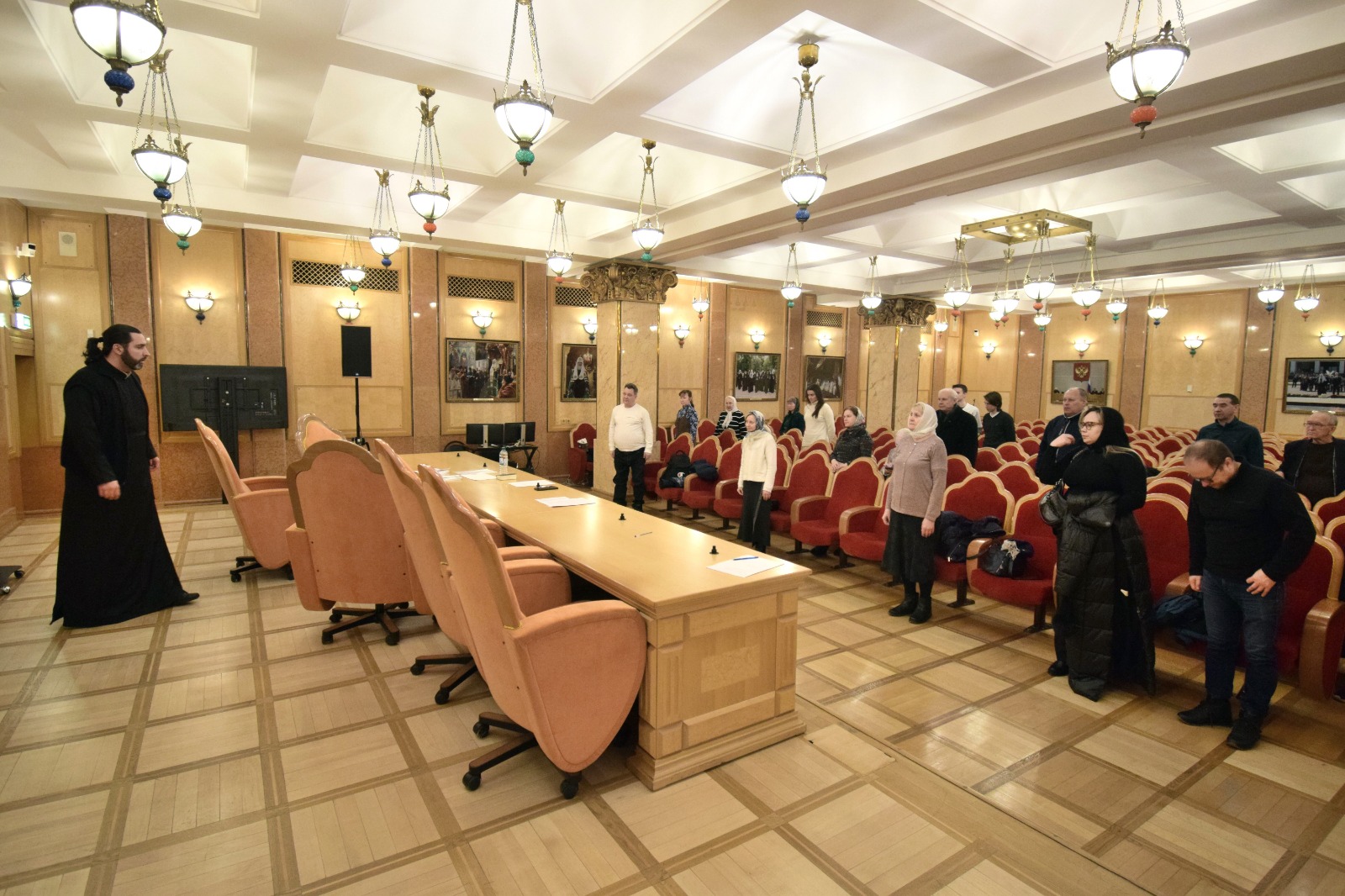 23 февраля 2025 года в Воскресный день в малом актовом зале храма прошла встреча слушателей Воскресной школы для взрослых. 