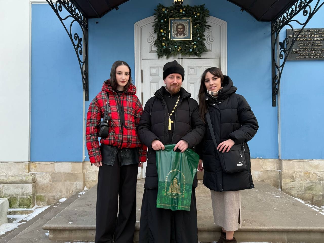 Старт Акции "Новогодние подарки для детей священнослужителей" от участников молодежного объединения Храма Христа Спасителя "Соборяне".