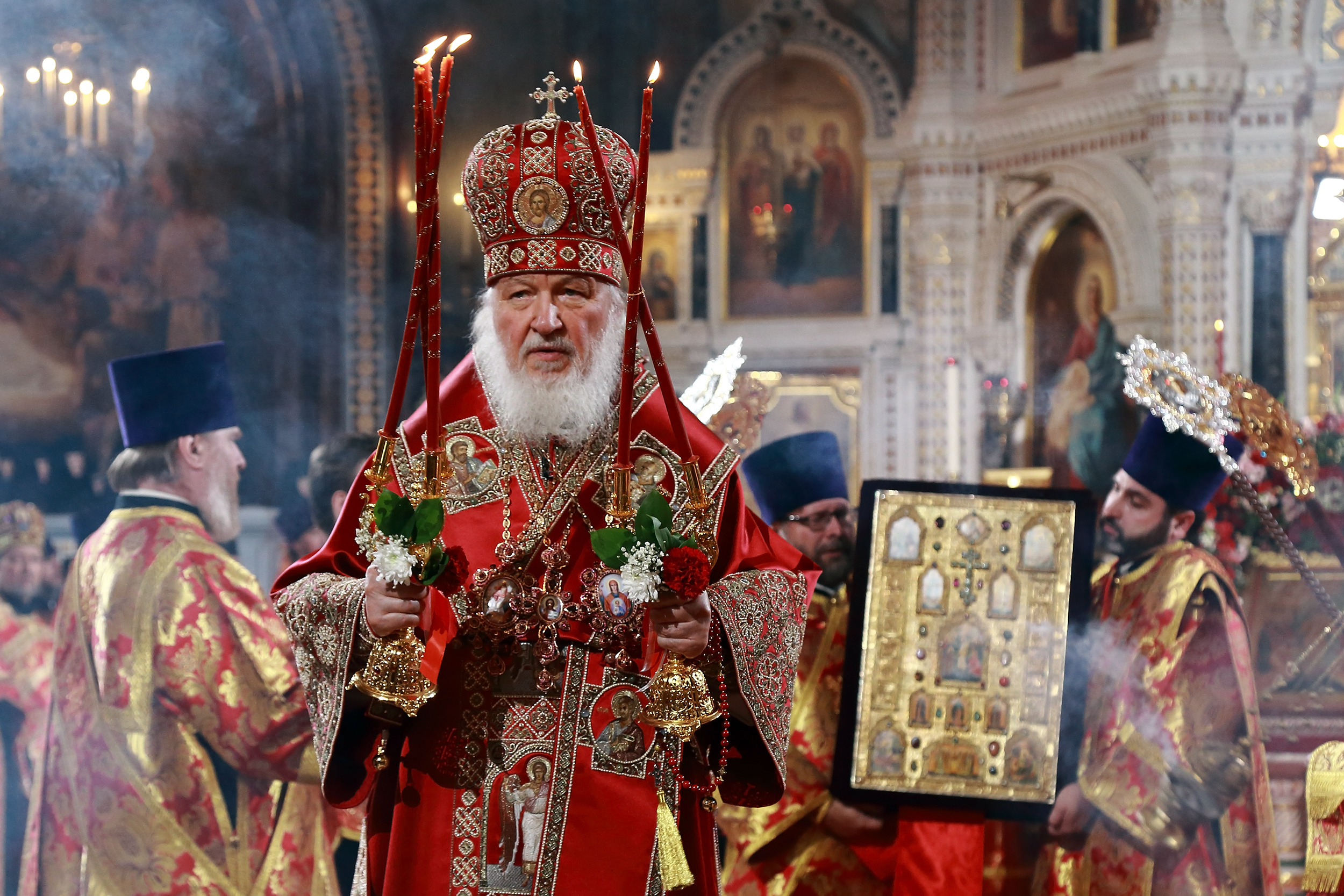 В праздник Светлого Христова Воскресения Святейший Патриарх Кирилл совершил Пасхальную великую вечерню в Храме Христа Спасителя