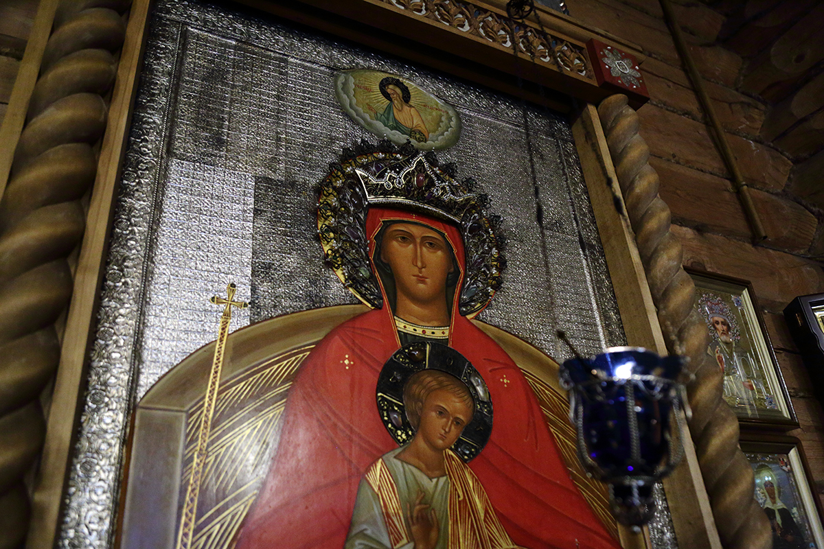 14 марта 2026 года, в праздник иконы Божией Матери «Державная» (перенос с 15 марта), Ключарь Храма Христа Спасителя протоиерей Михаил Рязанцев возглавил Божественную литургию в деревянном храме комплекса Храма Христа Спасителя, который освящен в честь Дер