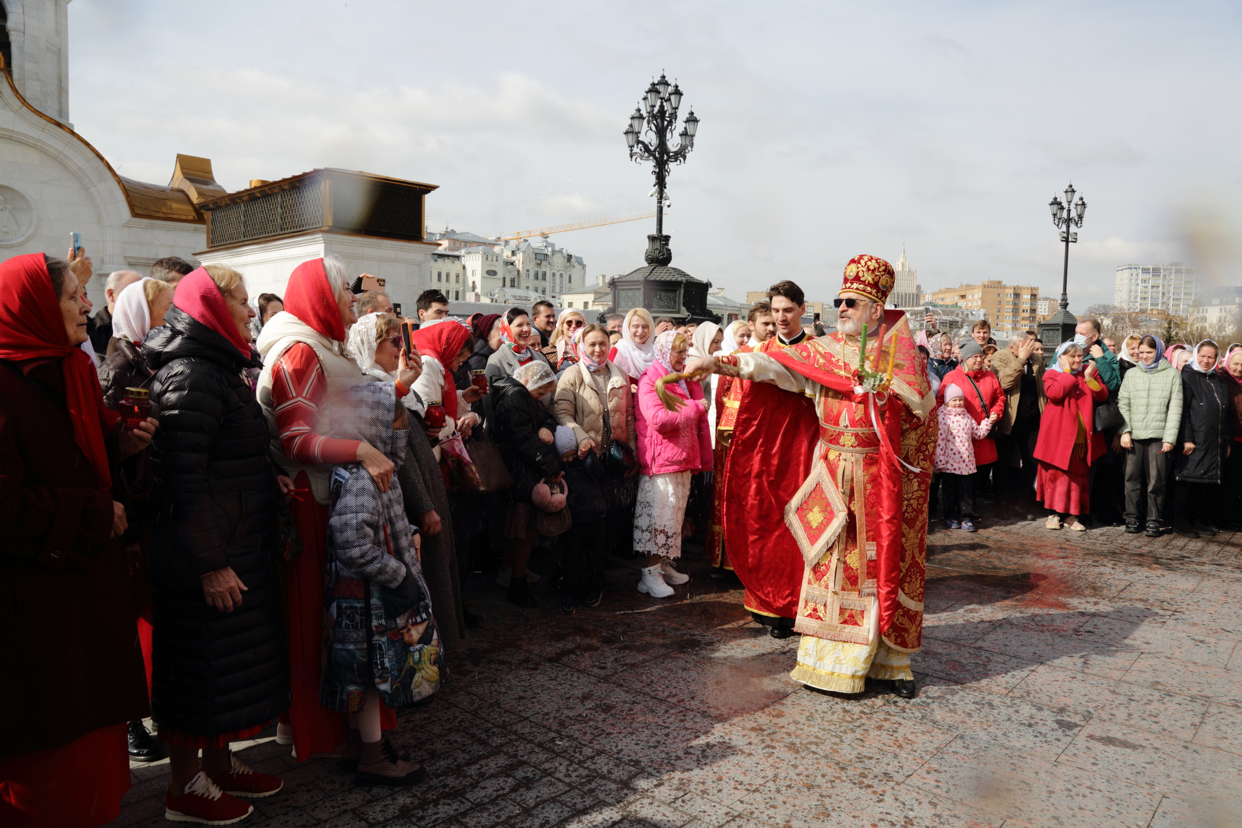 Богослужение в Понедельник Светлой седмицы.