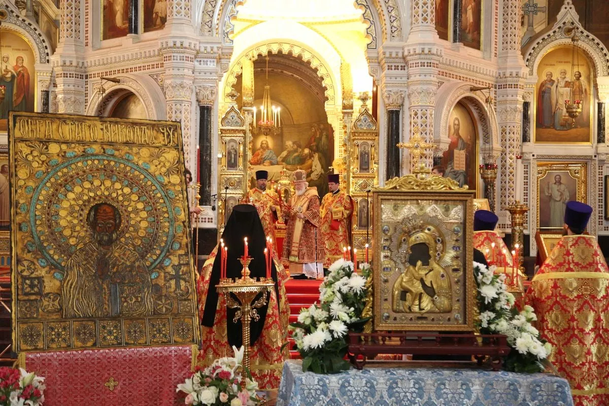 В день памяти святителя Николая Чудотворца Святейший Патриарх Кирилл совершил Литургию в Храме Христа Спасителя